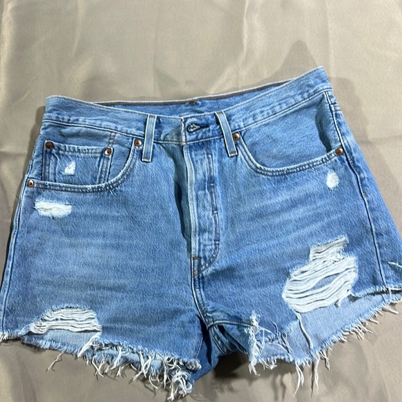 Levi’s women 501 shorts - Picture 1 of 6